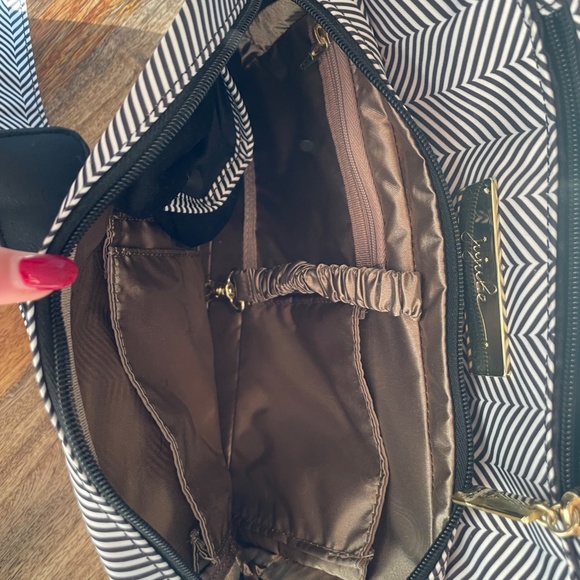 JuJuBe BFF Convertible Unisex Diaper Bag Backpack, Baby Bag with Changing Pad - Picture 11 of 14